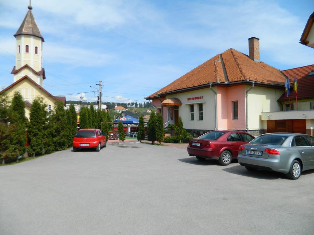 Hotel Mures Topliţa 외부 사진